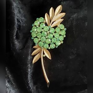 "HOST PICK" VINTAGE TRIFARI RHINESTONE FLORAL GOLD BROOCH/PIN